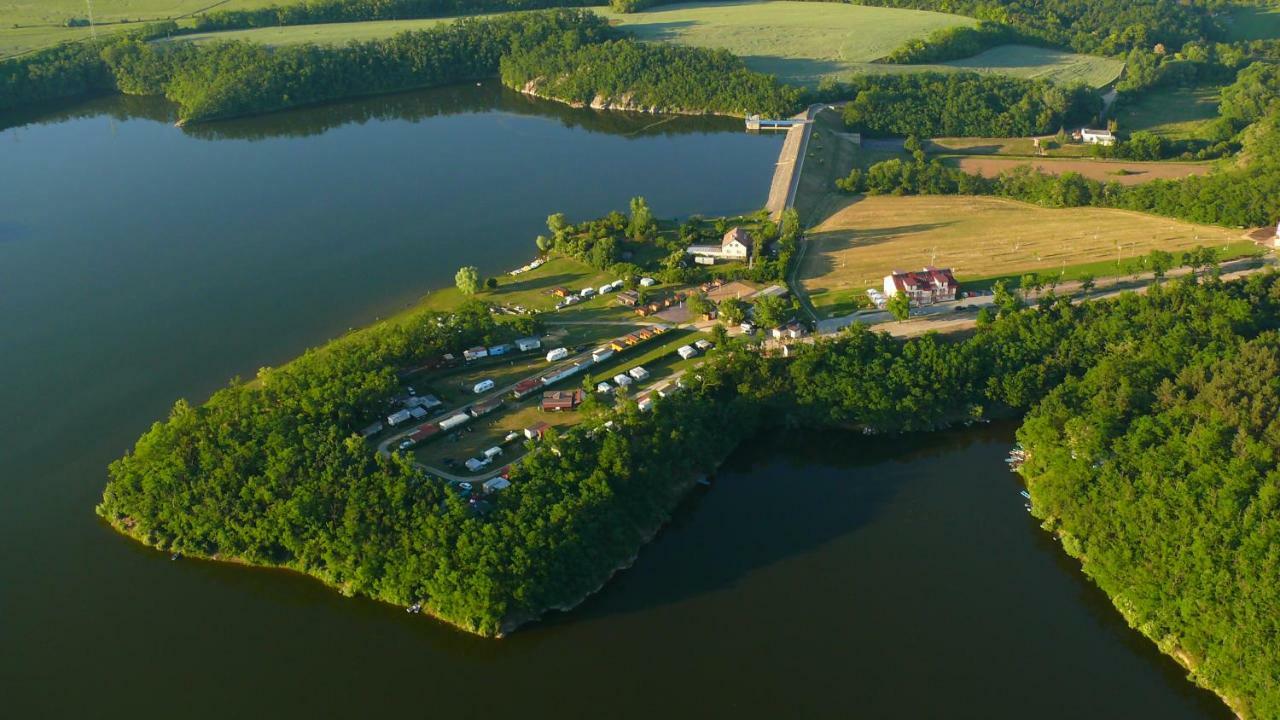 Hotel Mobilheimy Camp Vyrovice Exterior foto